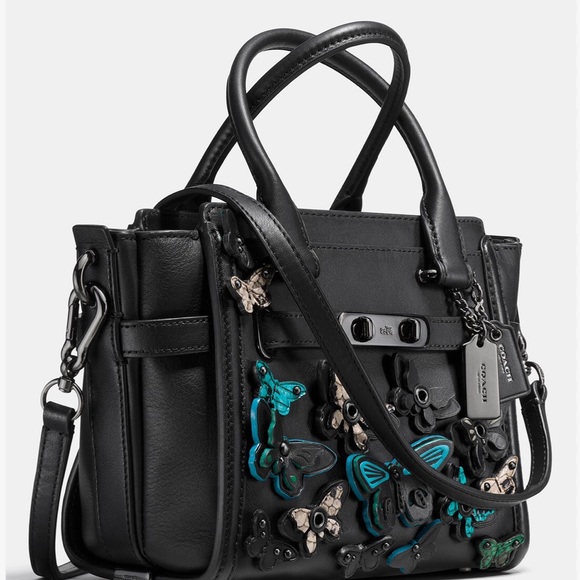 Coach Handbags - 🔥🔥🔥Coach Butterfly Blake Carryall 25 Bag ONLY!
